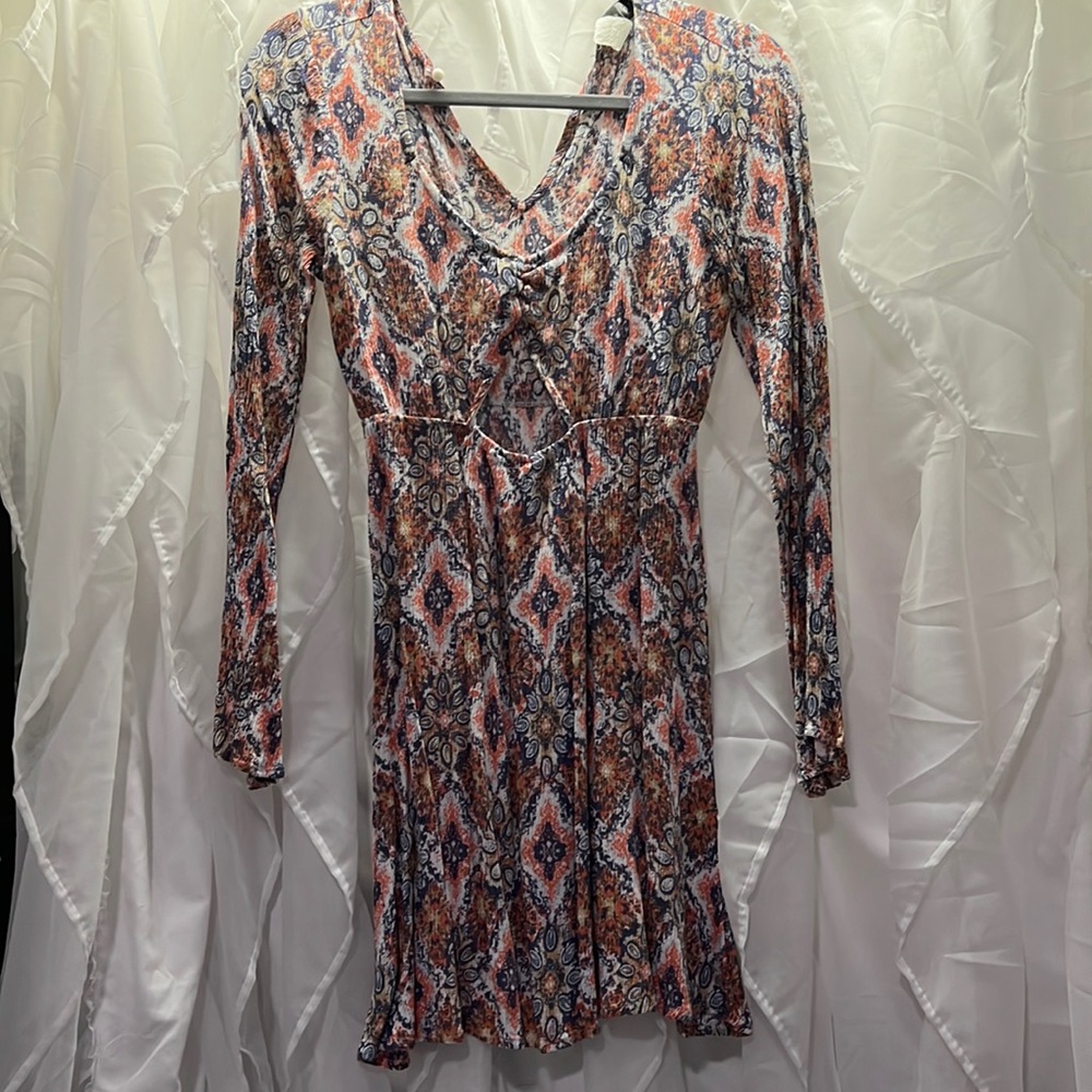 Flowy long sleeve dress